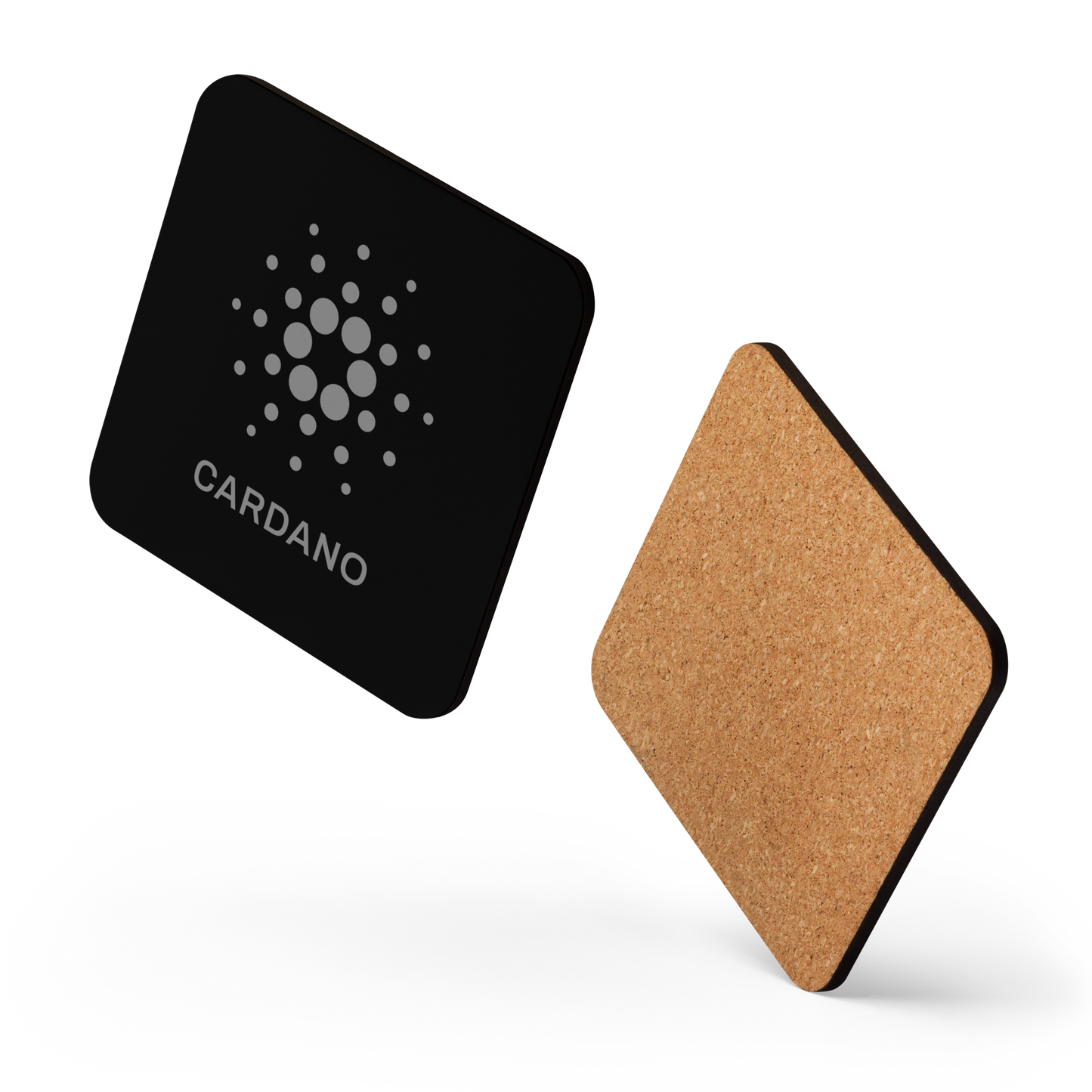 Schwarzer Untersetzer mit Korkrückseite – Cardano-Logo, gestapelt