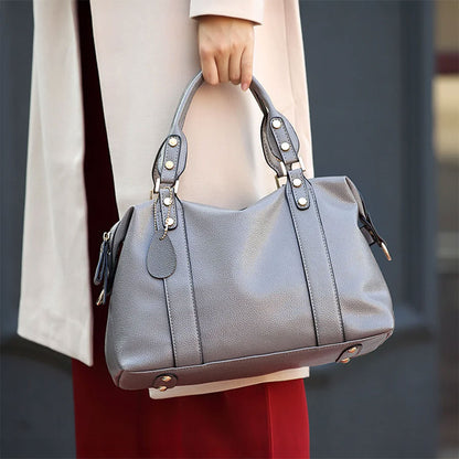 The Belvoir Boston Bag