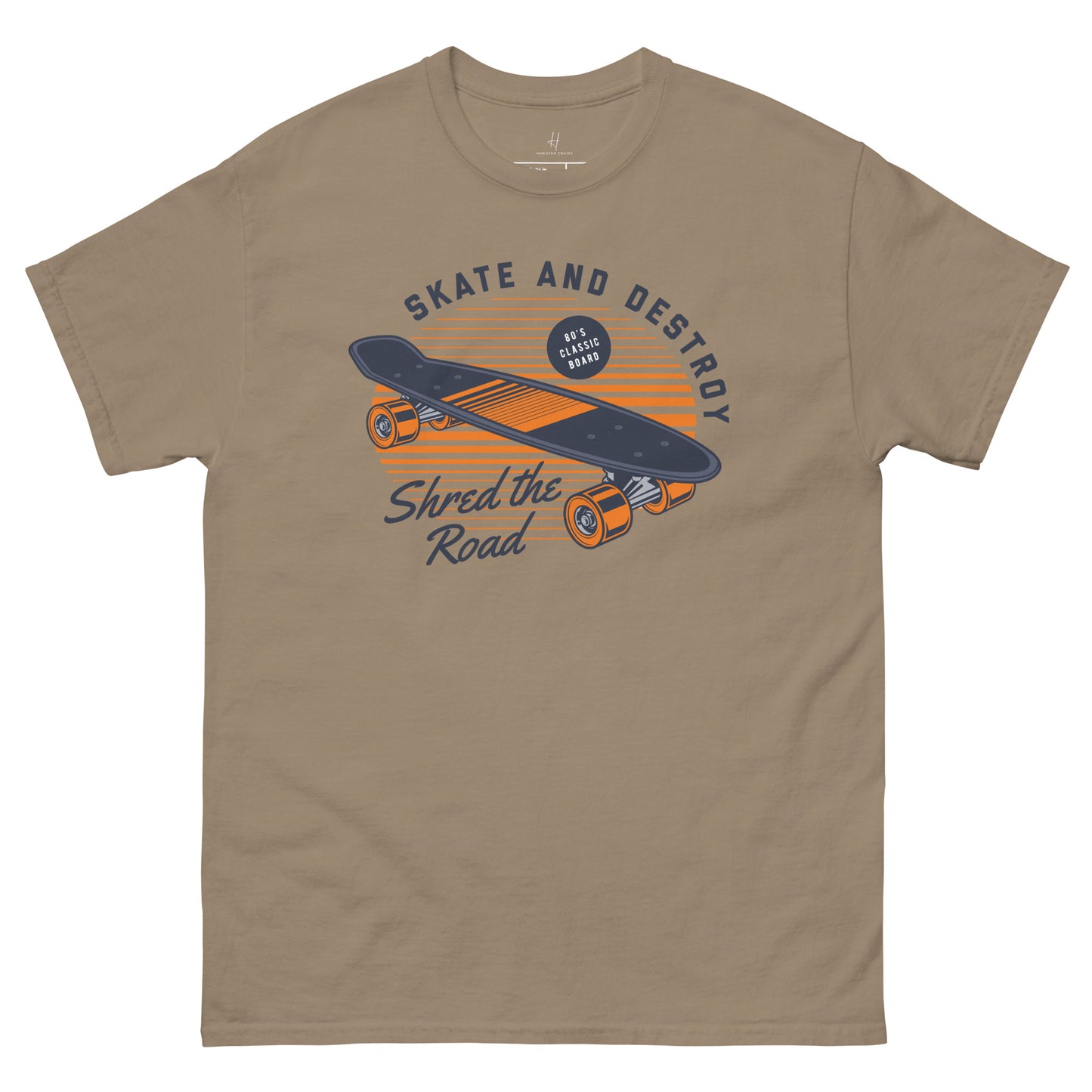 Klassisches T-Shirt für jeden Tag – Shred the Road