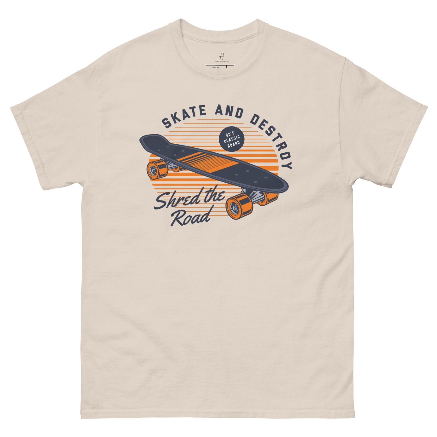 Klassisches T-Shirt für jeden Tag – Shred the Road
