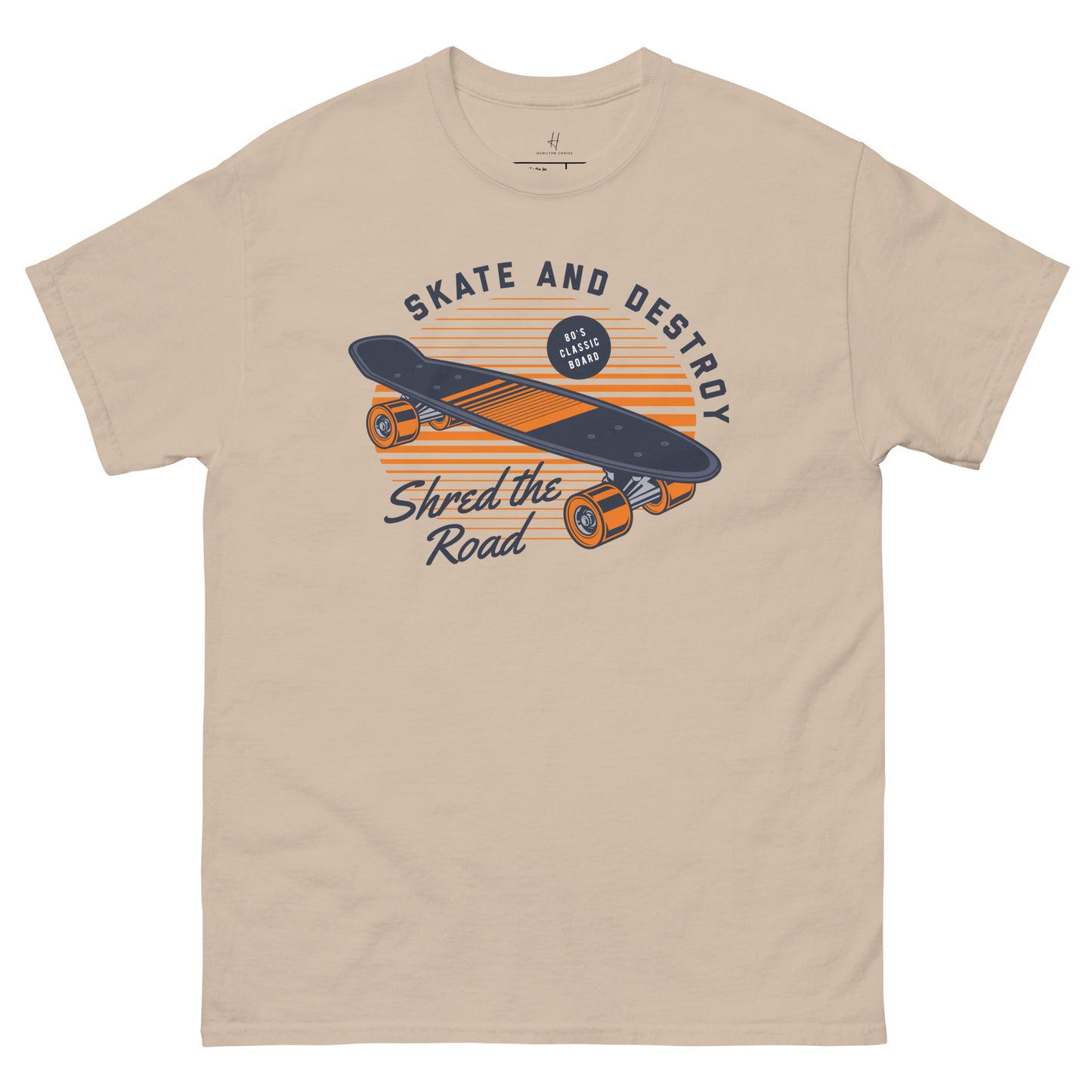 Klassisches T-Shirt für jeden Tag – Shred the Road